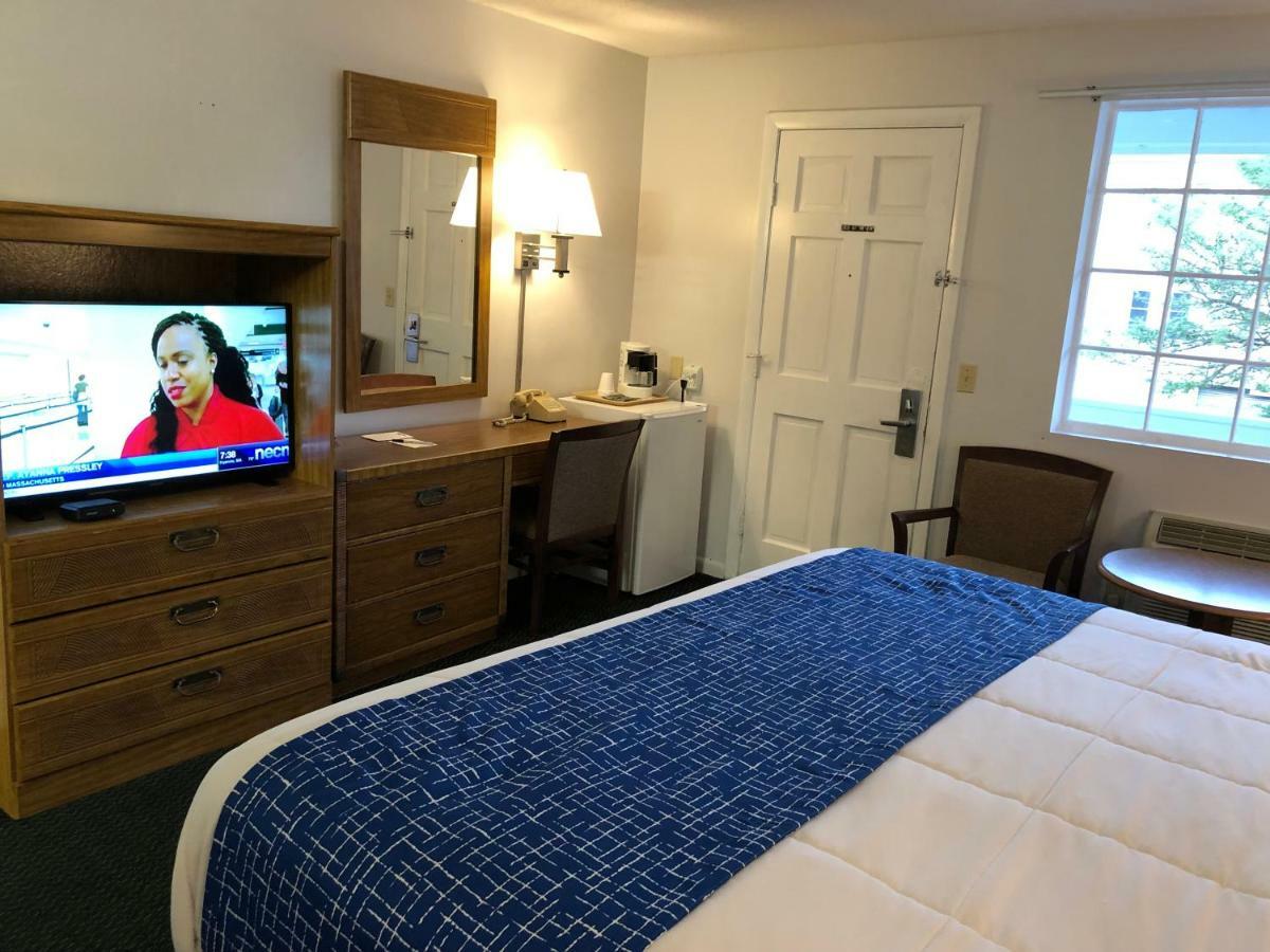 Travelodge By Wyndham Cape Cod Area West Dennis Room photo